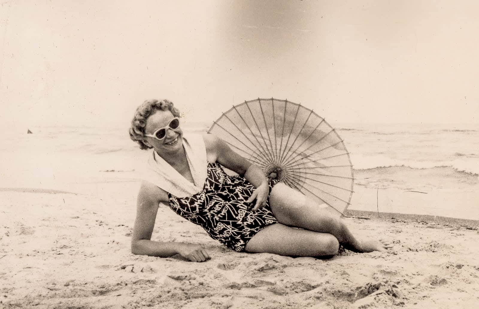 old-picture-of-vacationer-on-beach-at-timeshare-resort-for-history-lesson-on-the-beginnings-of-fractional-ownership